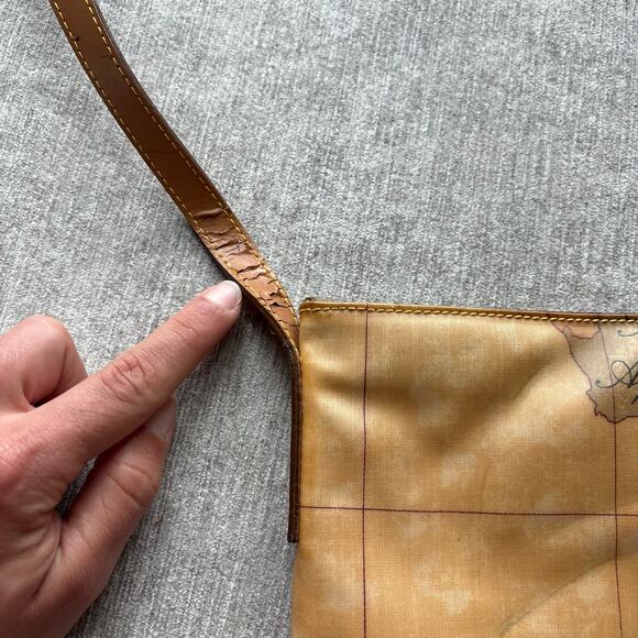 1a Classe Alviero Martini Geo Classic Crossbody Bag - Picture 11 of 12